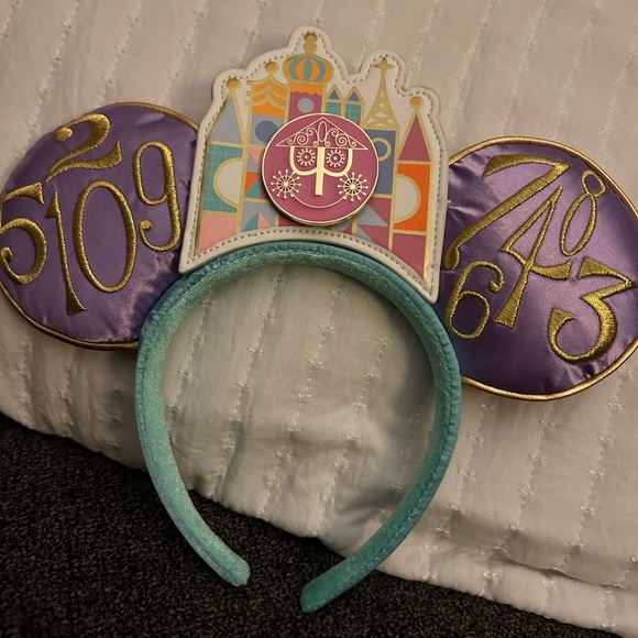 It’s A Small World Loungefly Trio - Picture 2 of 16